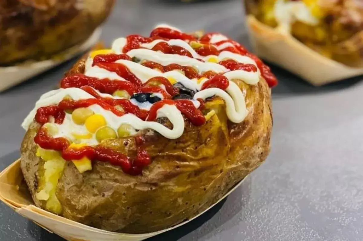 Көшеден тамақтанған отбасы уланып, анасы мен екі баласы көз жұмды