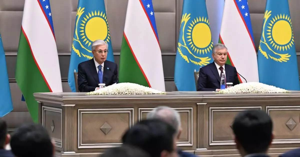  Қазақстан мен Өзбекстан президенттері БАҚ өкілдеріне арналған брифинг өткізді 