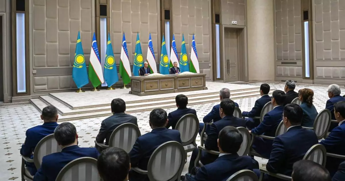  Президент: Мәдениет күндерін алма-кезек өткізу, шығармашылық байланыс орнату – бауырлас халықтар үшін өте қажет дүниелер 