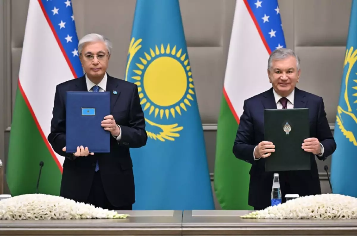 Қазақстан мен Өзбекстан президенттері бірқатар құжаттарға қол қойды