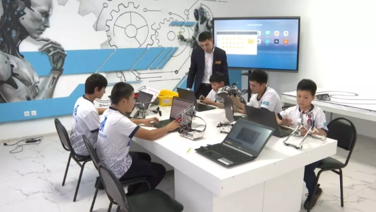 22 кабинета робототехники открыли в Акмолинской области