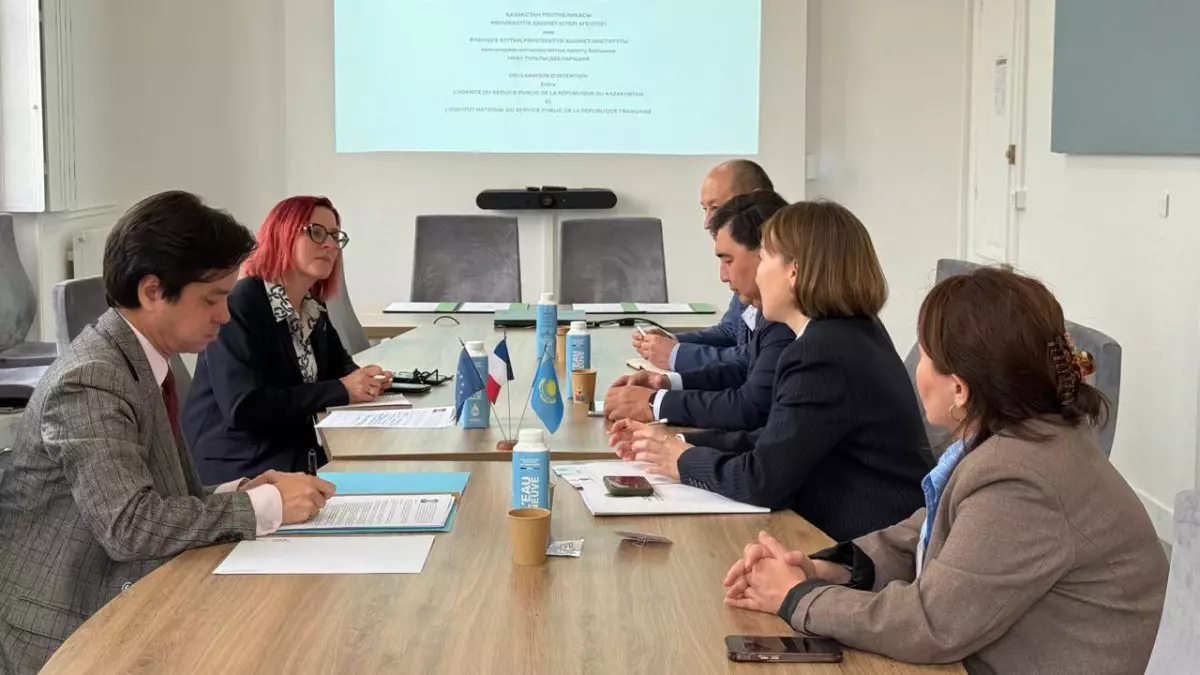 Қазақстан мен Франция шенеуніктерді даярлау жүйесін бірге жетілдіреді