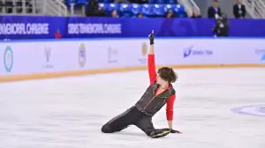 Мәнерлеп сырғанаушы Михаил Шайдоров Гран-при кезеңінің қысқа бағдарламасында үшінші орын алды