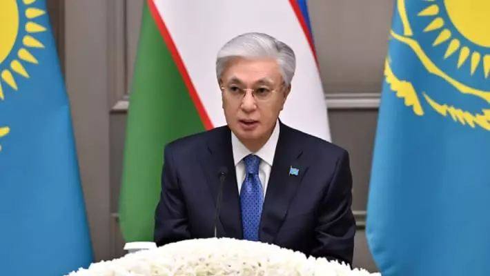 Токаев ответил экспертам, называющим Узбекистан и Казахстан соперниками