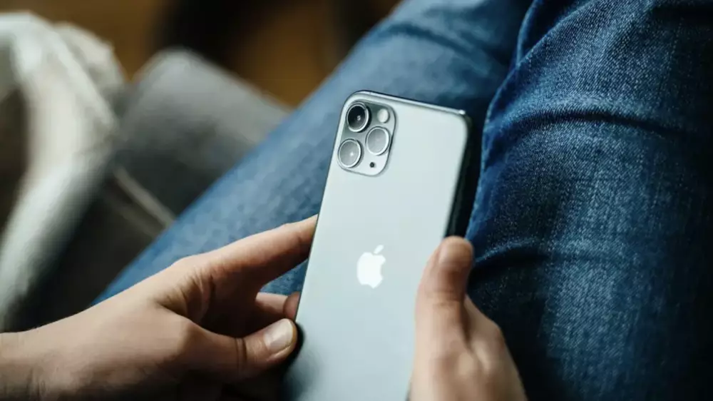 Бас прокуратура iPhone иелерін қауіп жөнінде ескертті