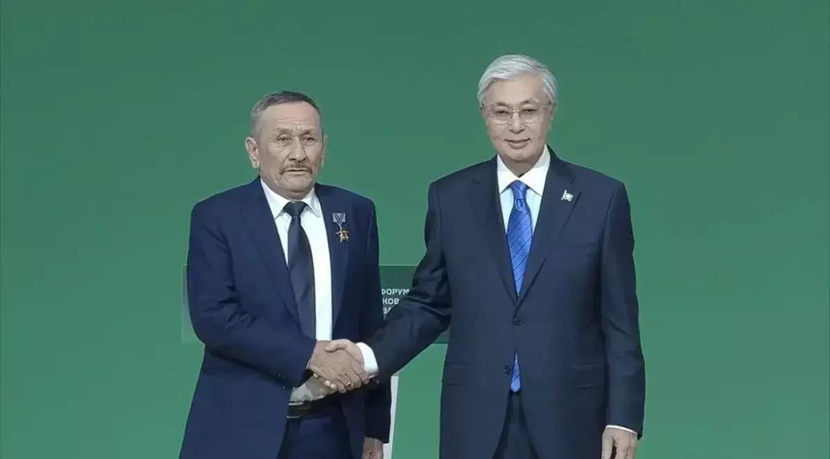 Токаев наградил ветерана сельского хозяйства Мангистау - новости на Lada.kz 15.11.2025