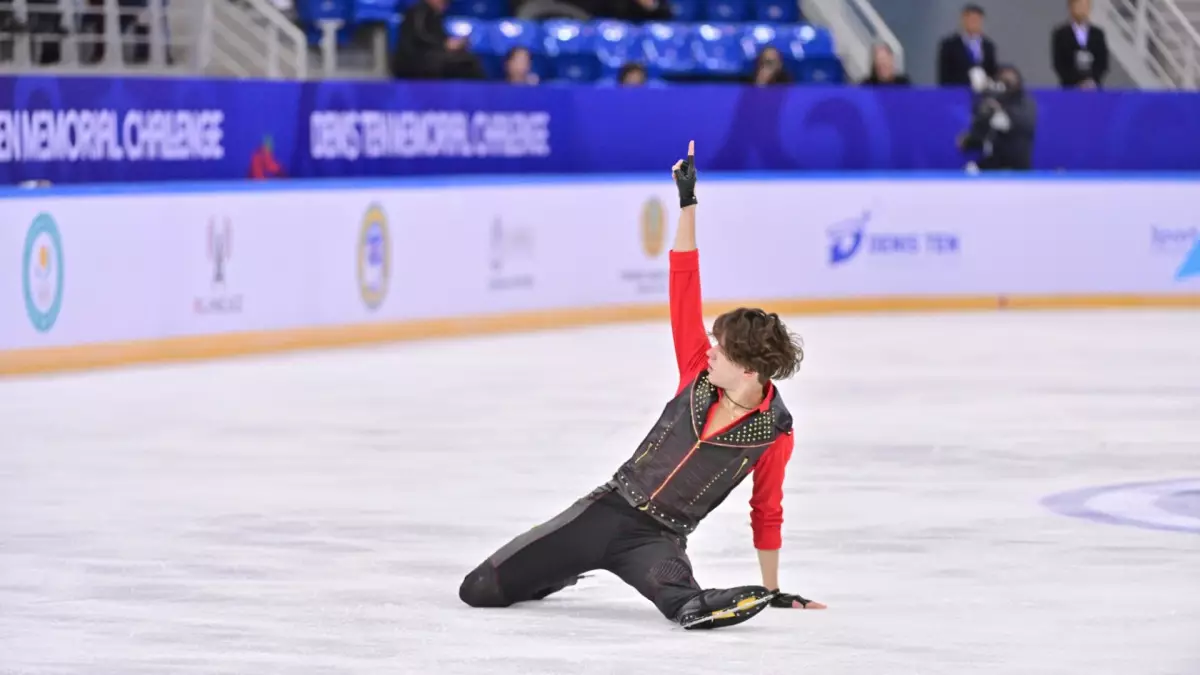 Михаил Шайдоров Гран-при кезеңінің қысқа бағдарламасында үшінші орын алды