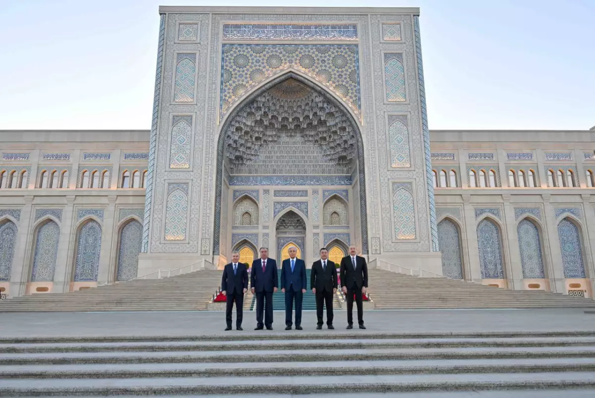 Лидеры Центральной Азии и Кавказа прибыли в Центр исламской цивилизации Ташкента