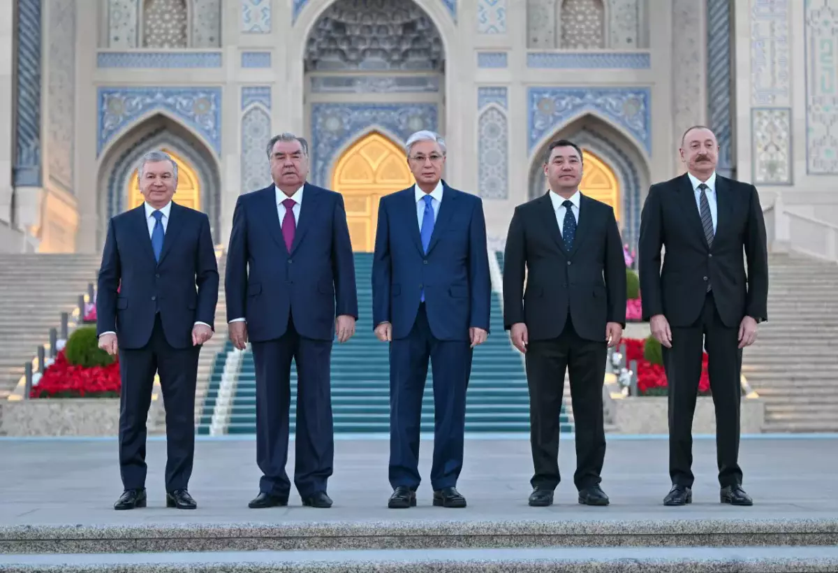 Токаев: Казахстан и Узбекистан отнюдь не соперники