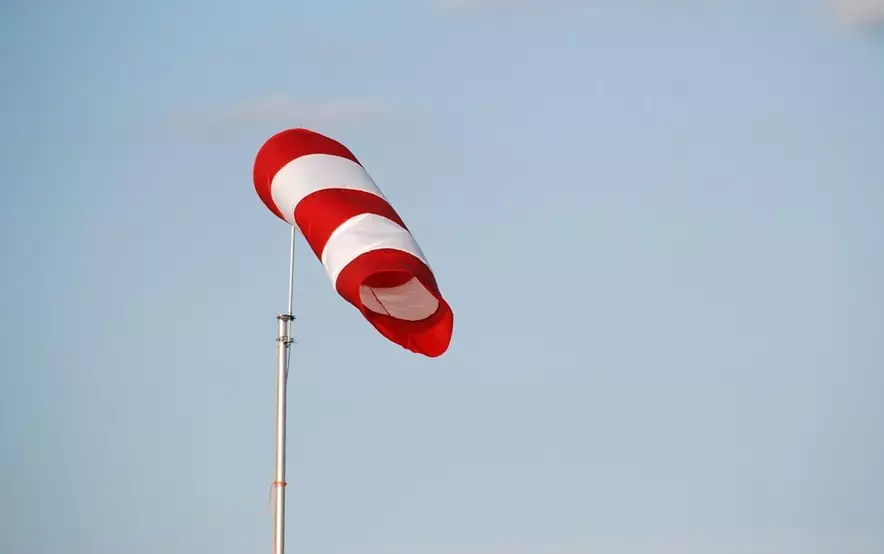 Штормовые предупреждения объявлены на воскресенье почти по всему Казахстану