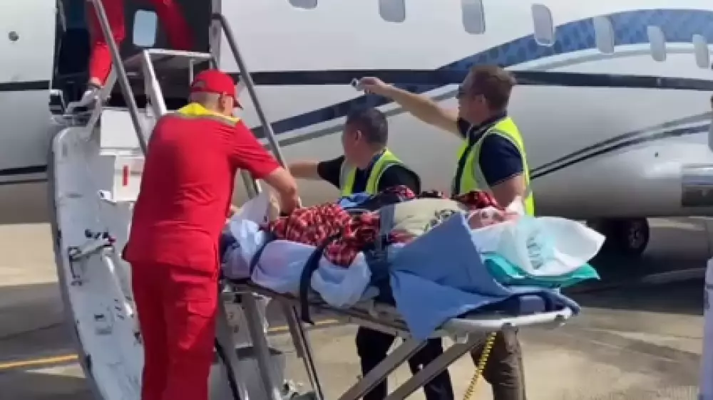 За казахстанцем во Вьетнам отправили самолет с врачами