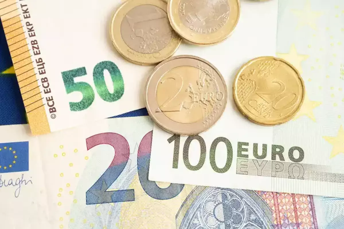 Курс евро и доллара в обменниках Астаны и Алматы 16 ноября 2025