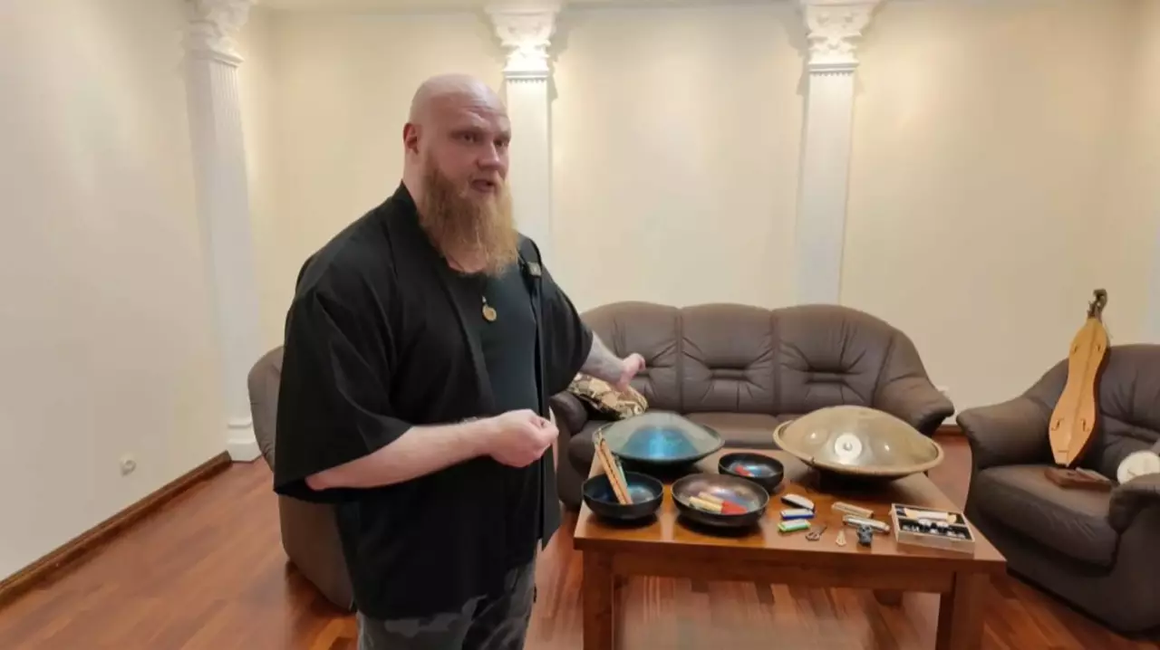 Уникальную коллекцию музыкальных инструментов создал житель Петропавловска