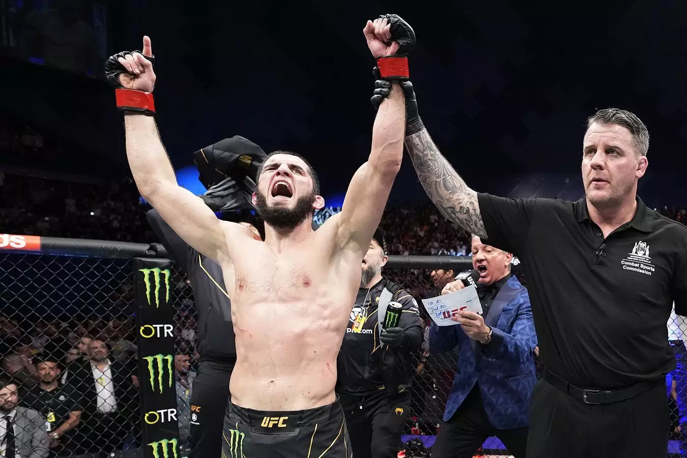 Ислам Махачев жартылай орта салмақта UFC чемпионы атанды