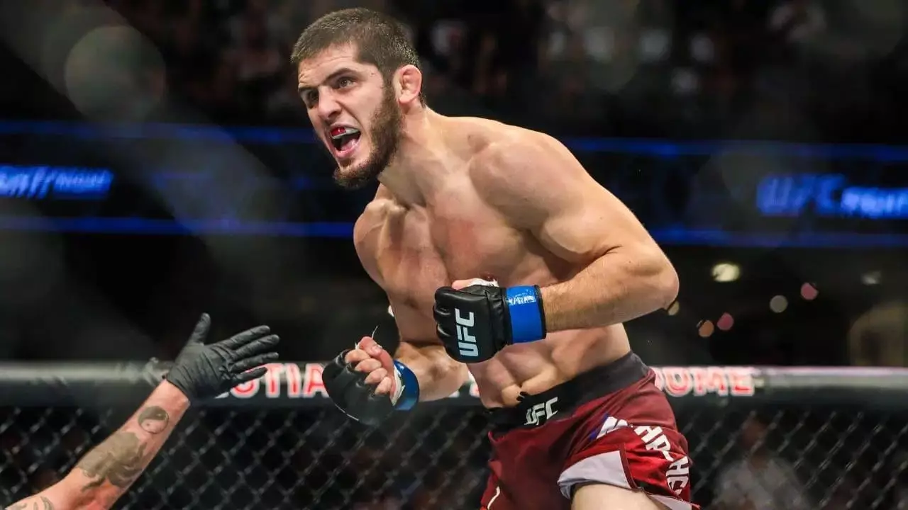 Екінші чемпиондық белбеу, толық доминация және рекордтық серия - Ислам Махачев тарихқа енді