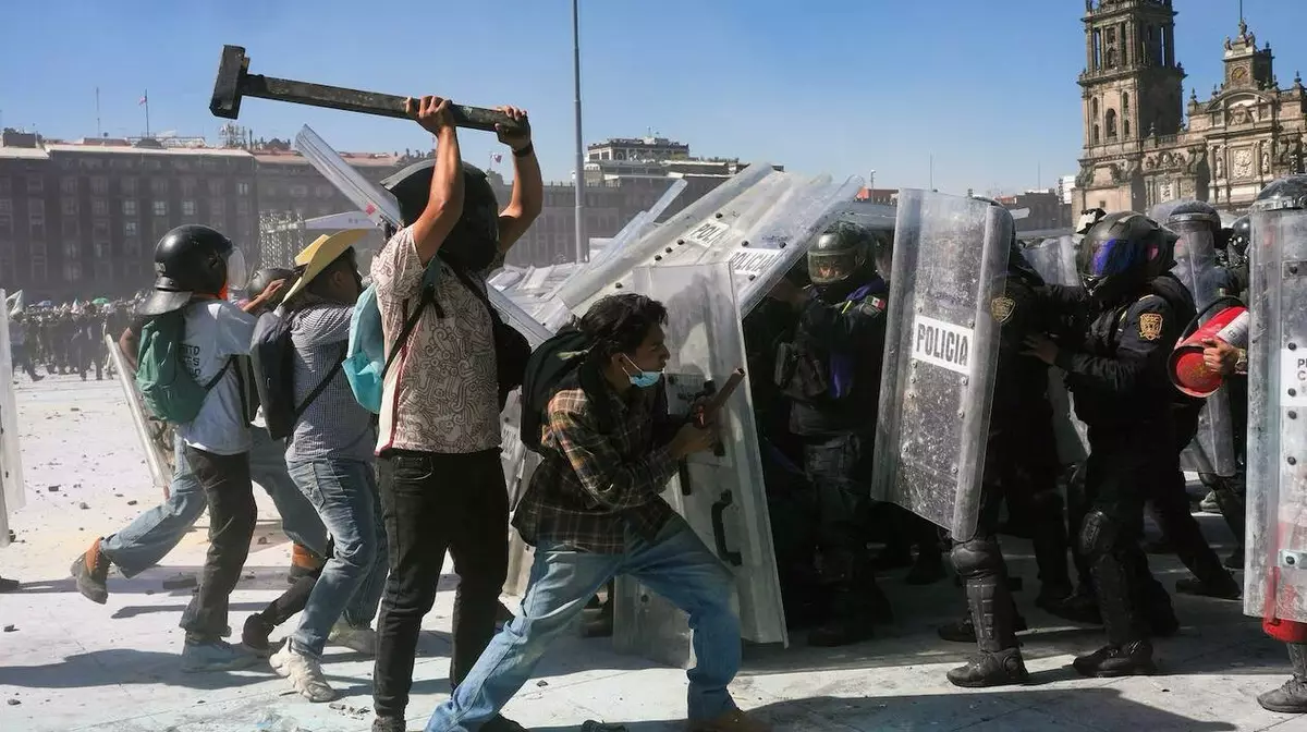 В Мексике тысячи людей вышли на протесты против коррупции и наркокартелей