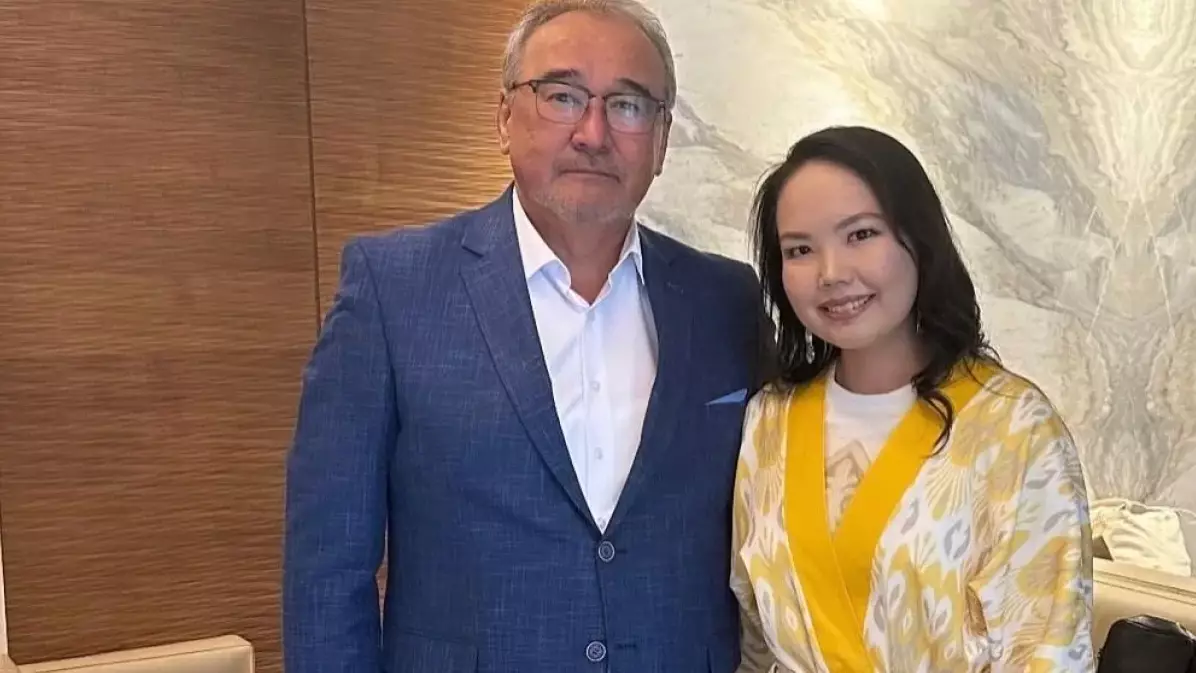 Нұрлан Өнербаевтың «қызы» өмірлік оқиғасынан бестселлер шығарды