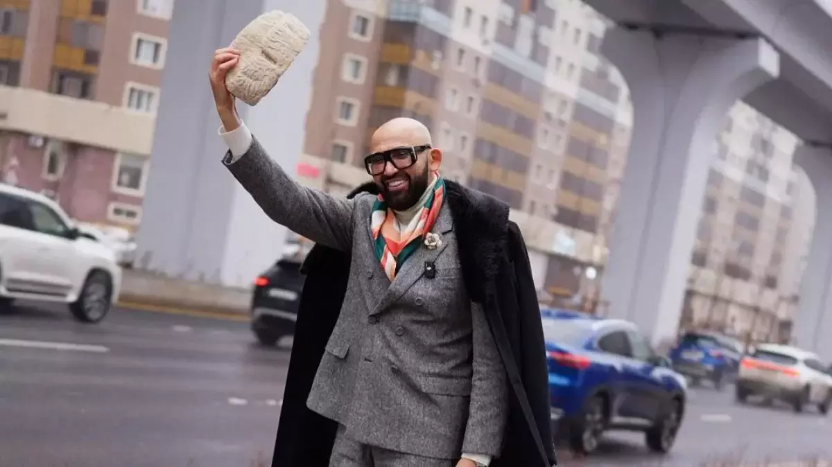 Самый улыбчивый блогер России похвалил Астану