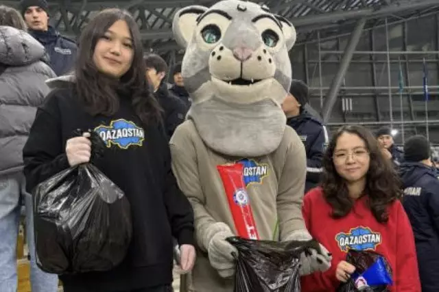 Футбол мәдениеті қалыптасып келеді: Жанкүйерлер Қазақстан-Бельгия матчтын ерекше аяқтады
