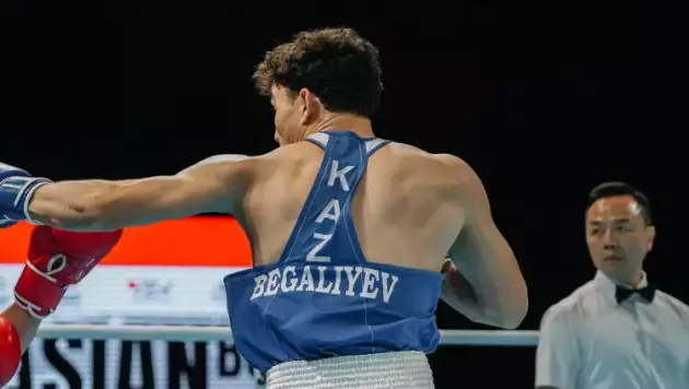 Казахстан разгромно выиграл первый бой на Кубке мира по боксу