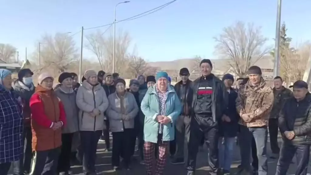 Дачники Талдыкоргана пожаловались Токаеву на разбитые дороги и грязную воду