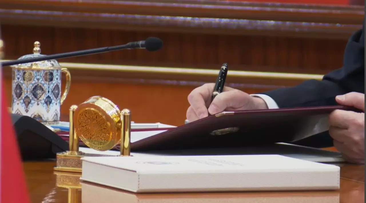 Президенттер бірнеше құжатқа қол қойды