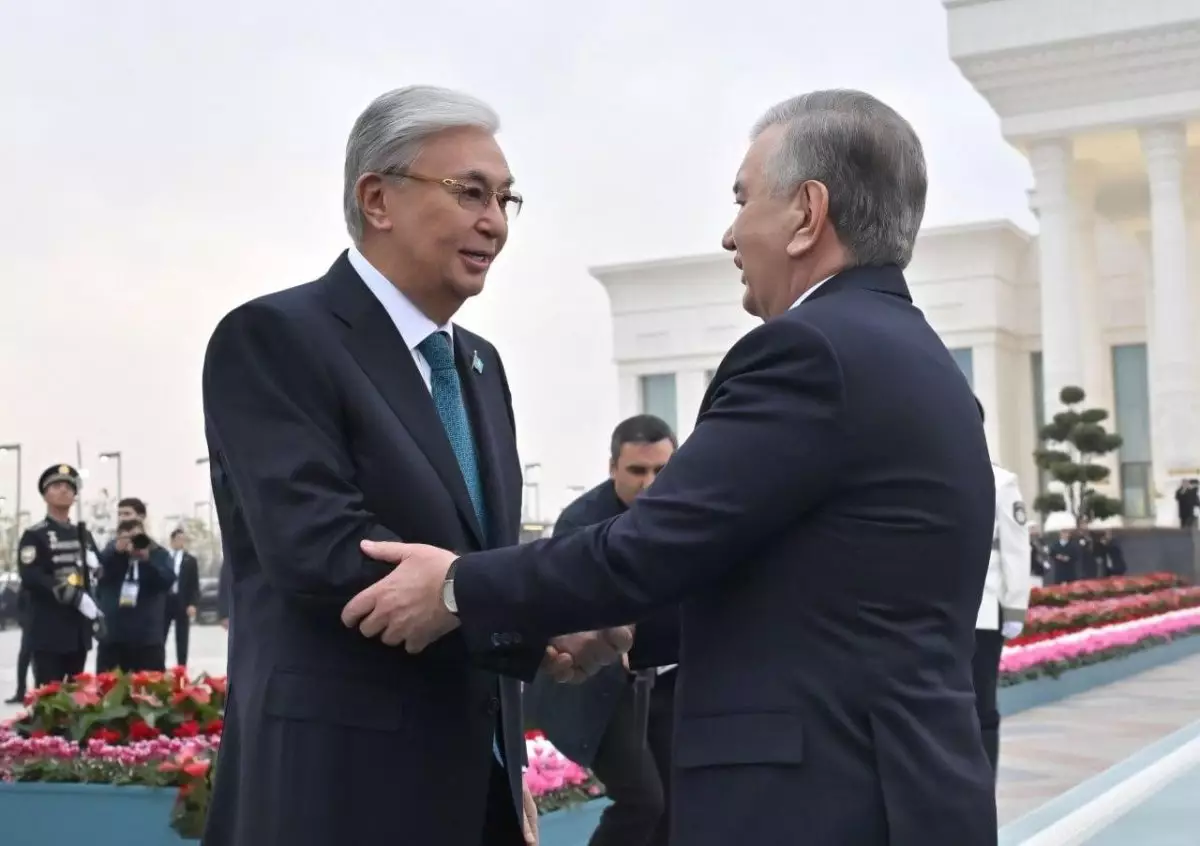 Токаев завершил государственный визит в Узбекистан