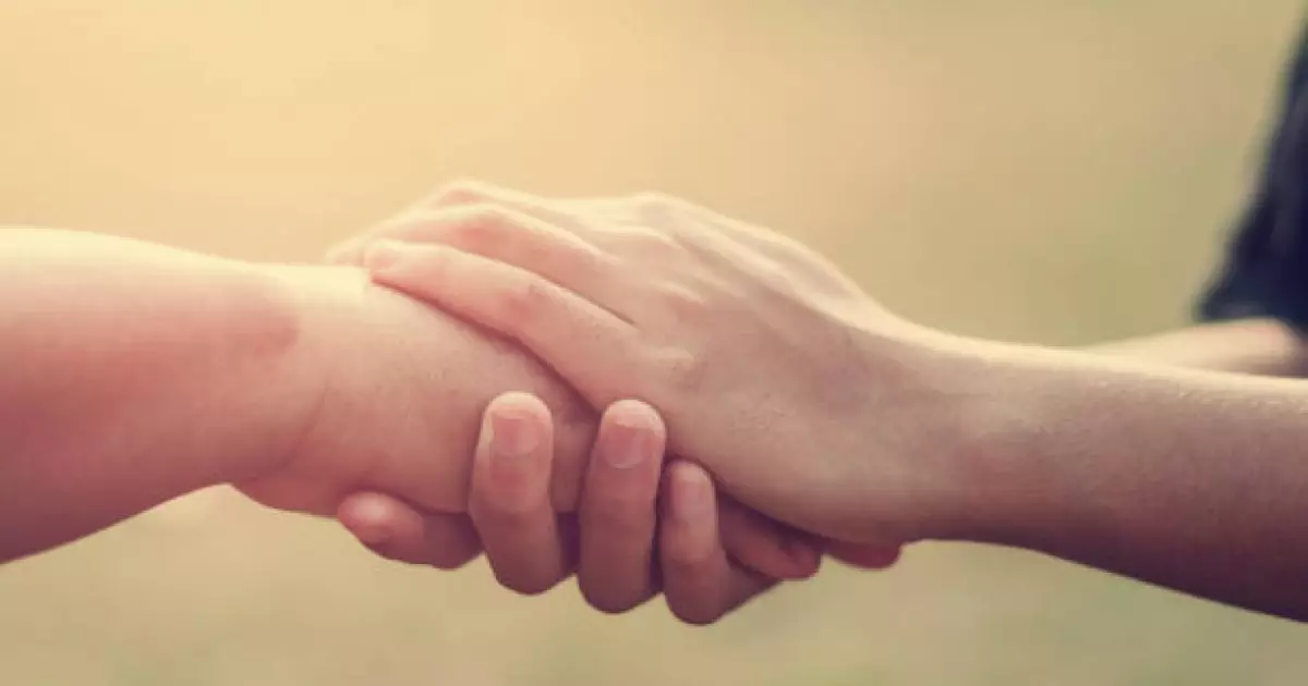   «Көмек сұрауға асықпаңыз!»: философ бірнеше ғасыр бұрын қоғамның қалай өзгеретінін болжаған   