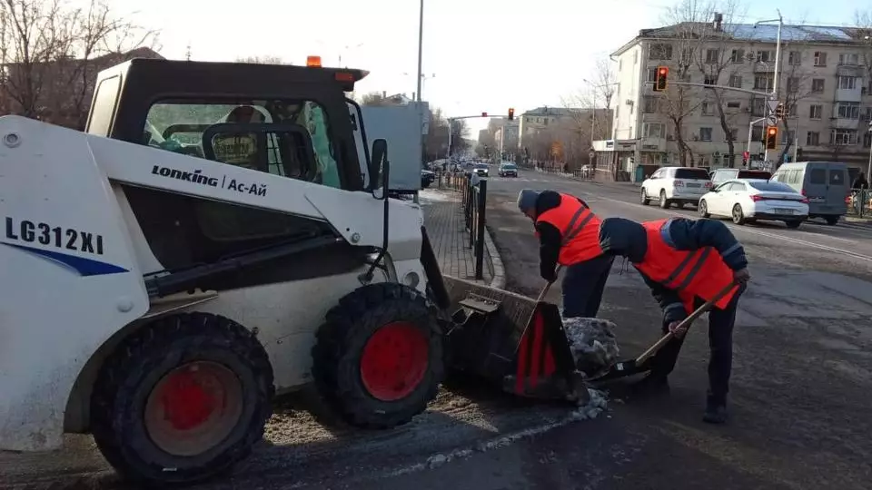 Елордада қар күреу жұмысына 2 800-ден астам жол жұмысшылары тартылды
