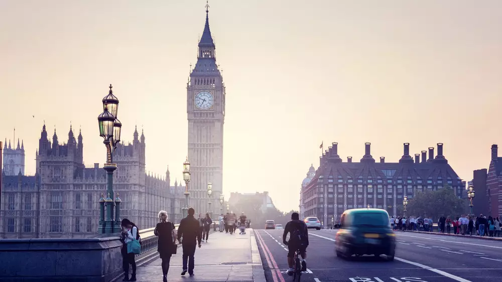 ВНЖ - через 20 лет: Великобритания ужесточает миграционную политику