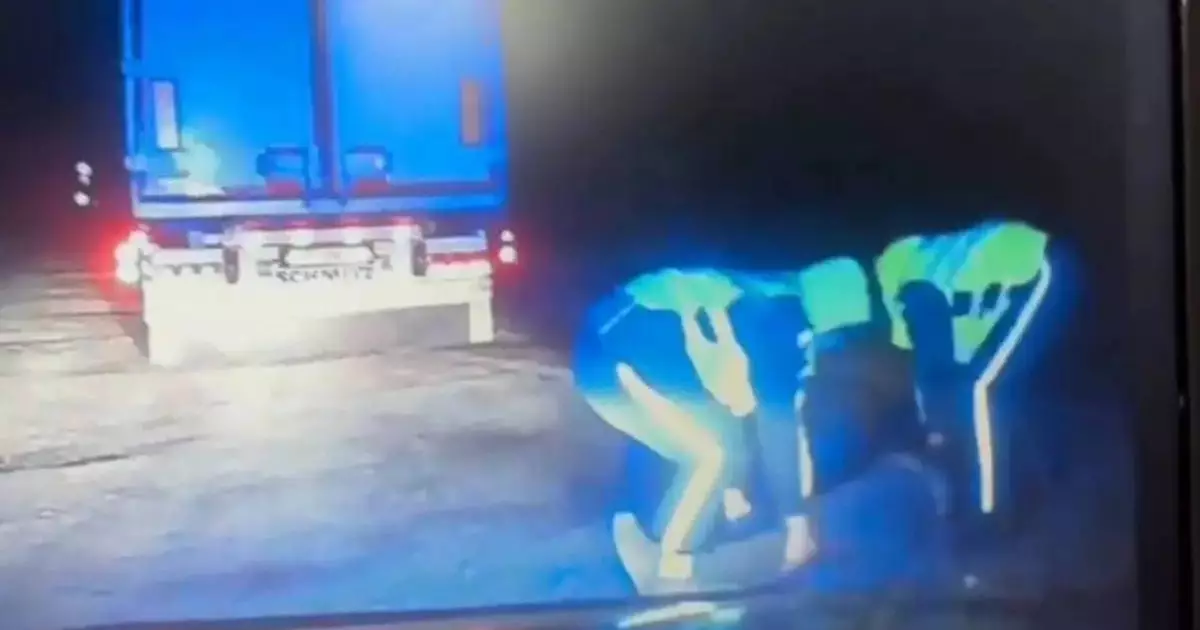  Семейде полицейлер инсульт алған жүргізушінің өмірін құтқарып қалды 