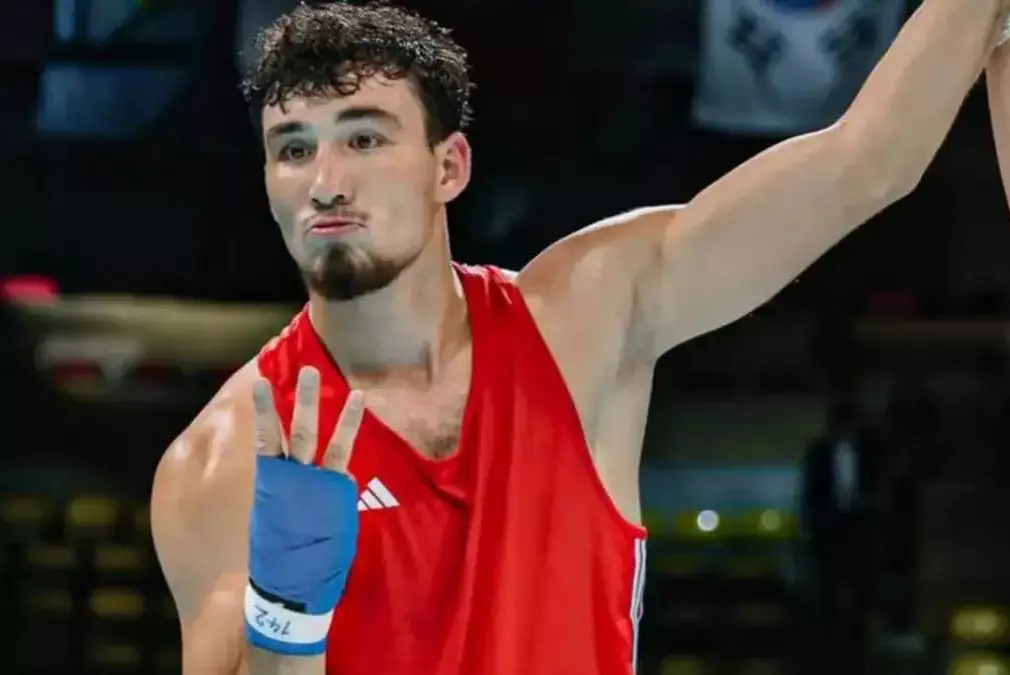 Казахстанец Санжарали Бегалиев вышел в полуфинал Кубка мира World Boxing