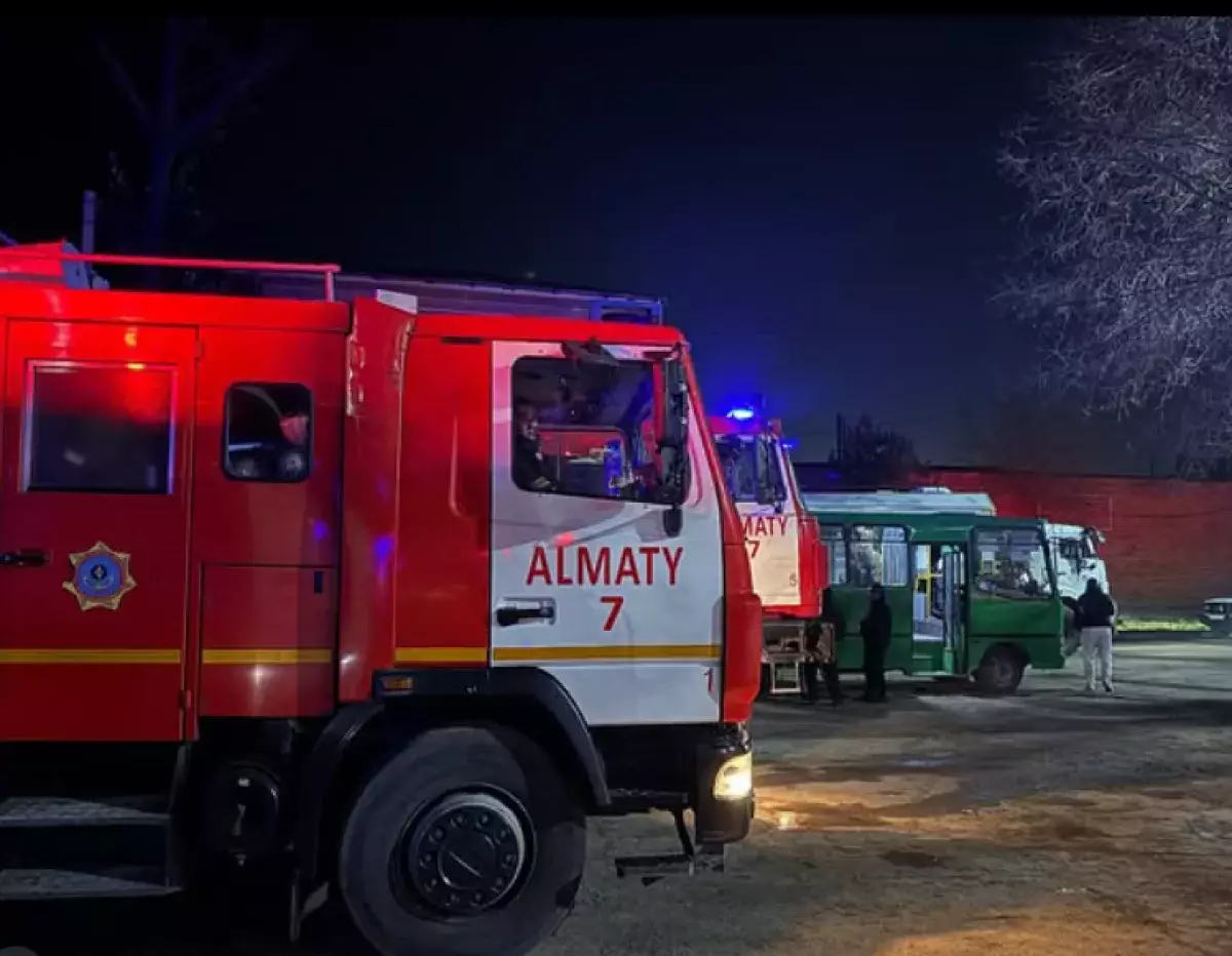 Взрыв газа произошел в трехэтажке близ Талгара: вынесено 15 баллонов