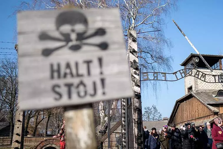 В Германии раскритиковали аукцион с предметами Холокоста