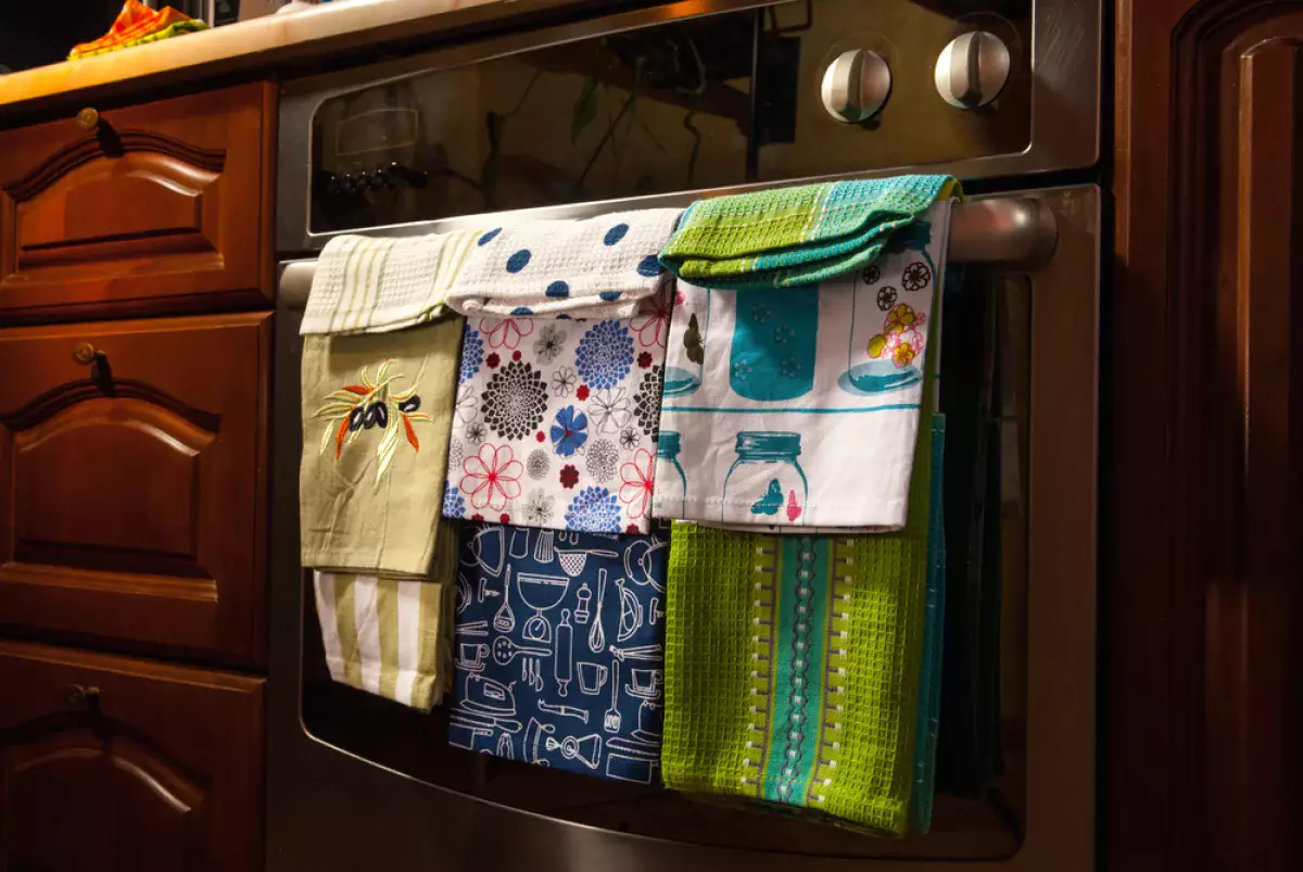 Как стирать кухонные полотенца, чтобы они были белыми