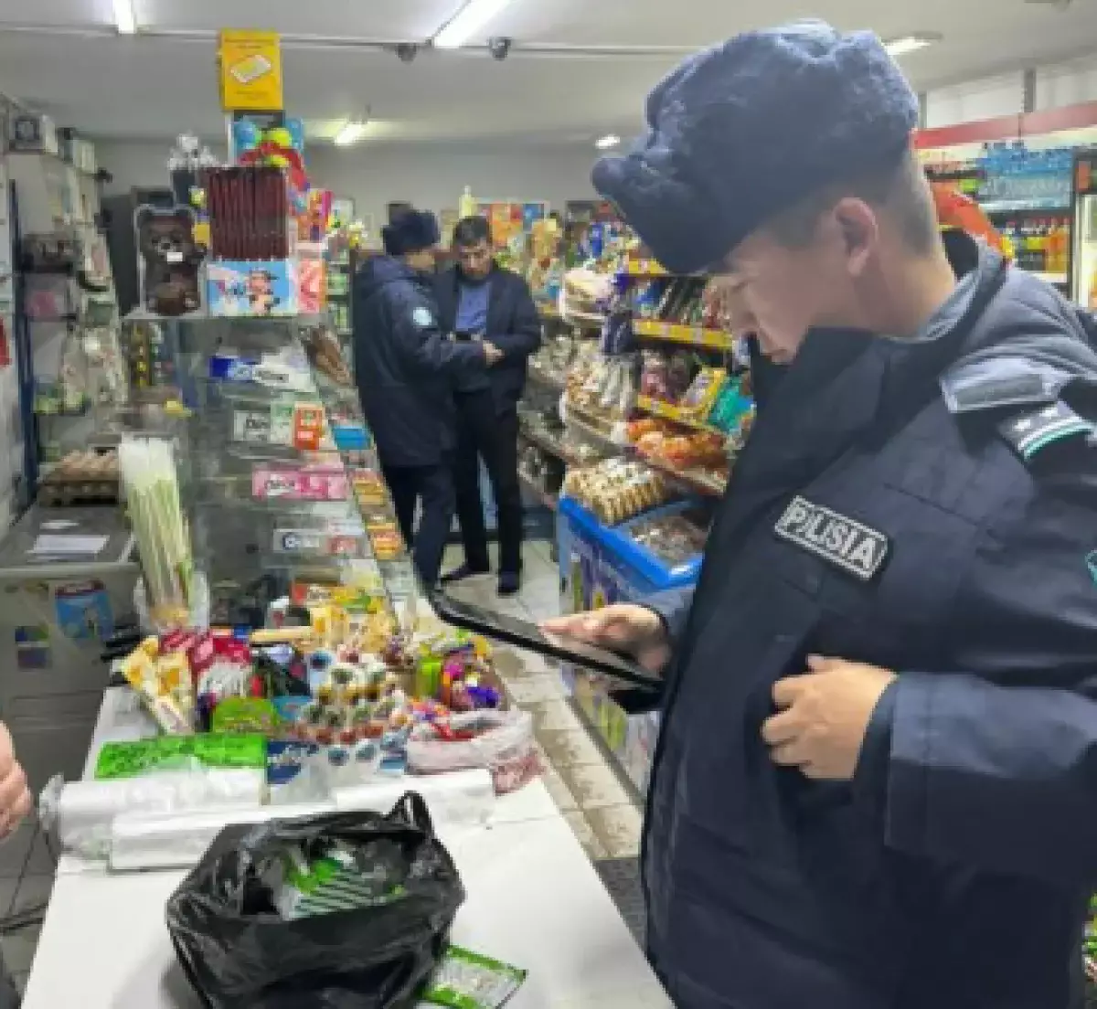 В Астане выявили магазины, которые торговали насваем и снюсом