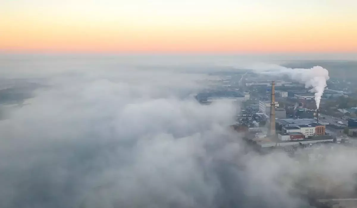 Сразу 11 городов Казахстана попали под предупреждение о загрязнении воздуха
