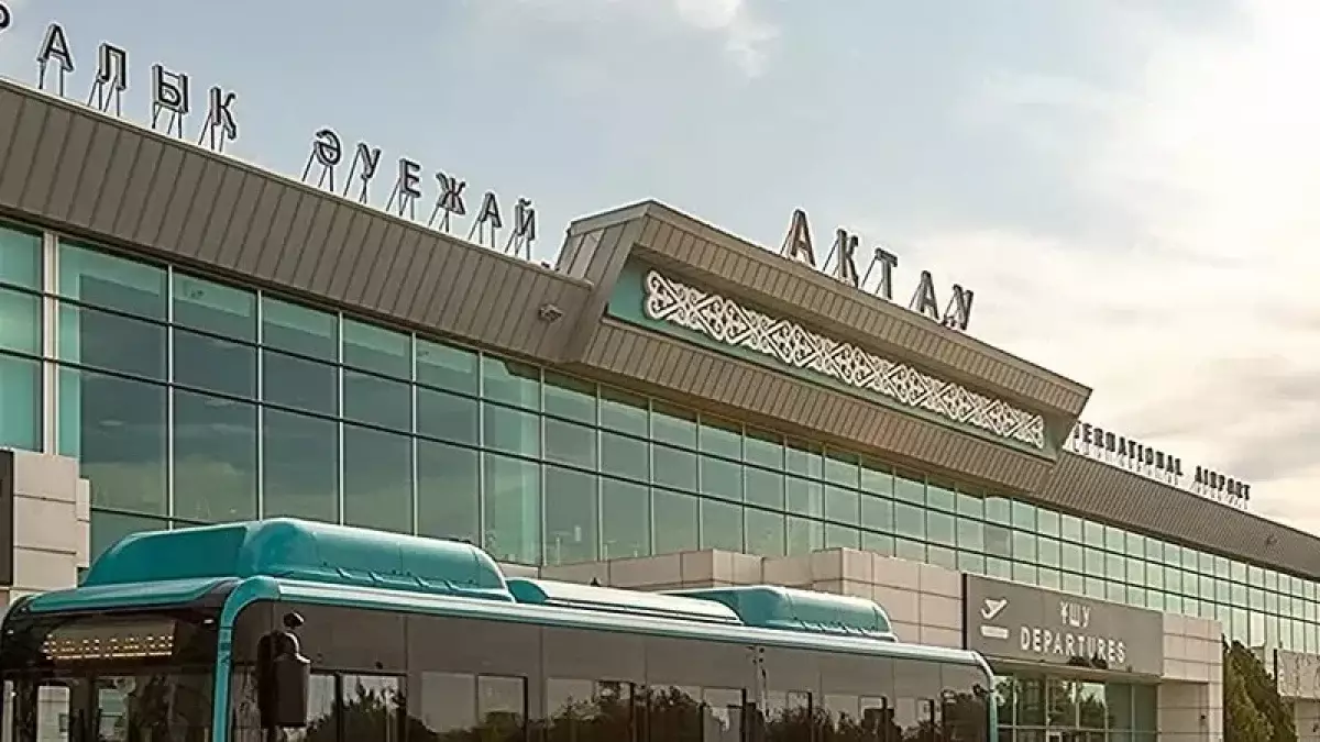 Екі жасар қыз әуежайдың эскалаторына қолын қысып алған: Жоғарғы сот шешім шығарды