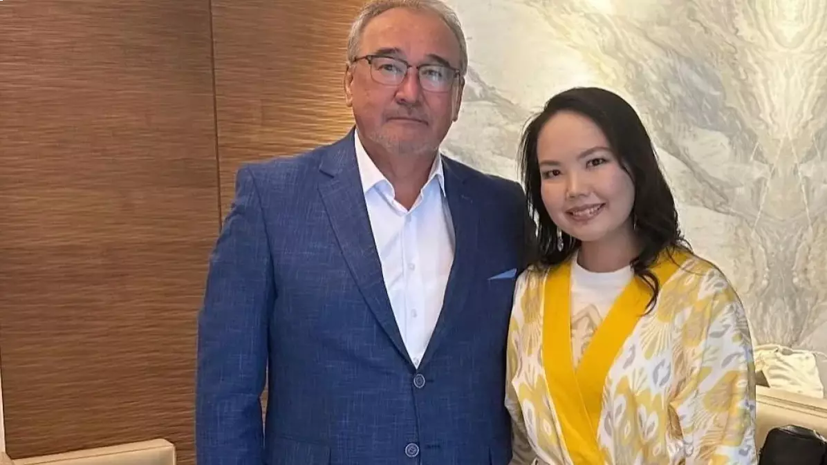 Нұрлан Өнербаевтың «қызы» жазған self-help кітап бестселлерге айналды