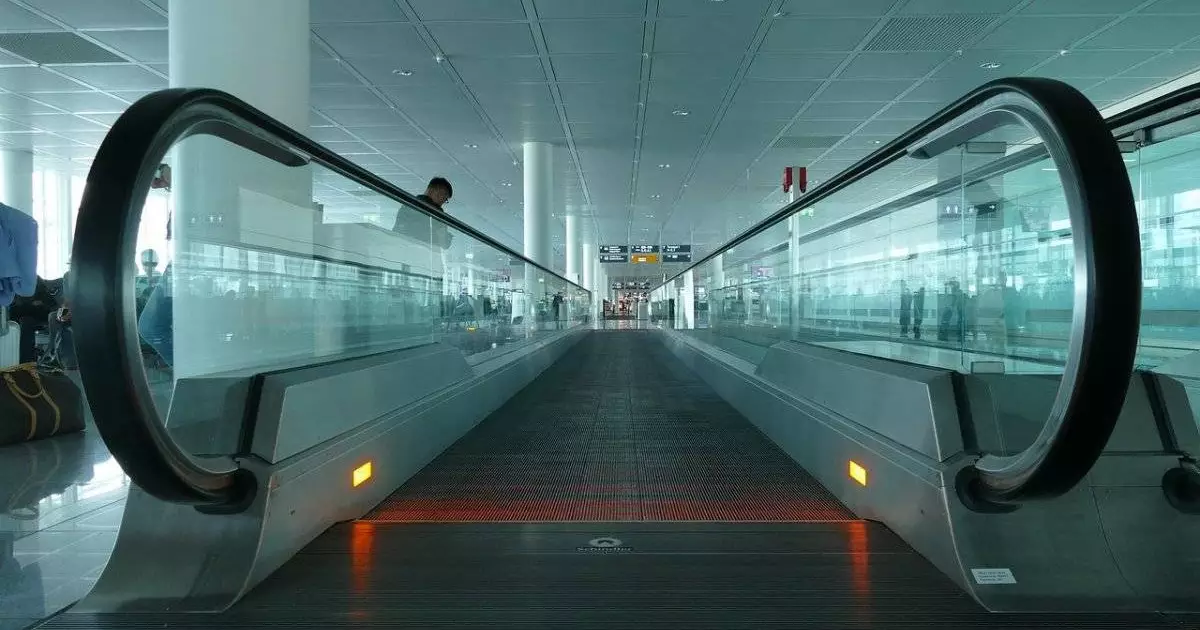  Ақтау әуежайы саусағын сындырып алған 2 жасар қыздың отбасына 2 млн теңге төлейтін болды 