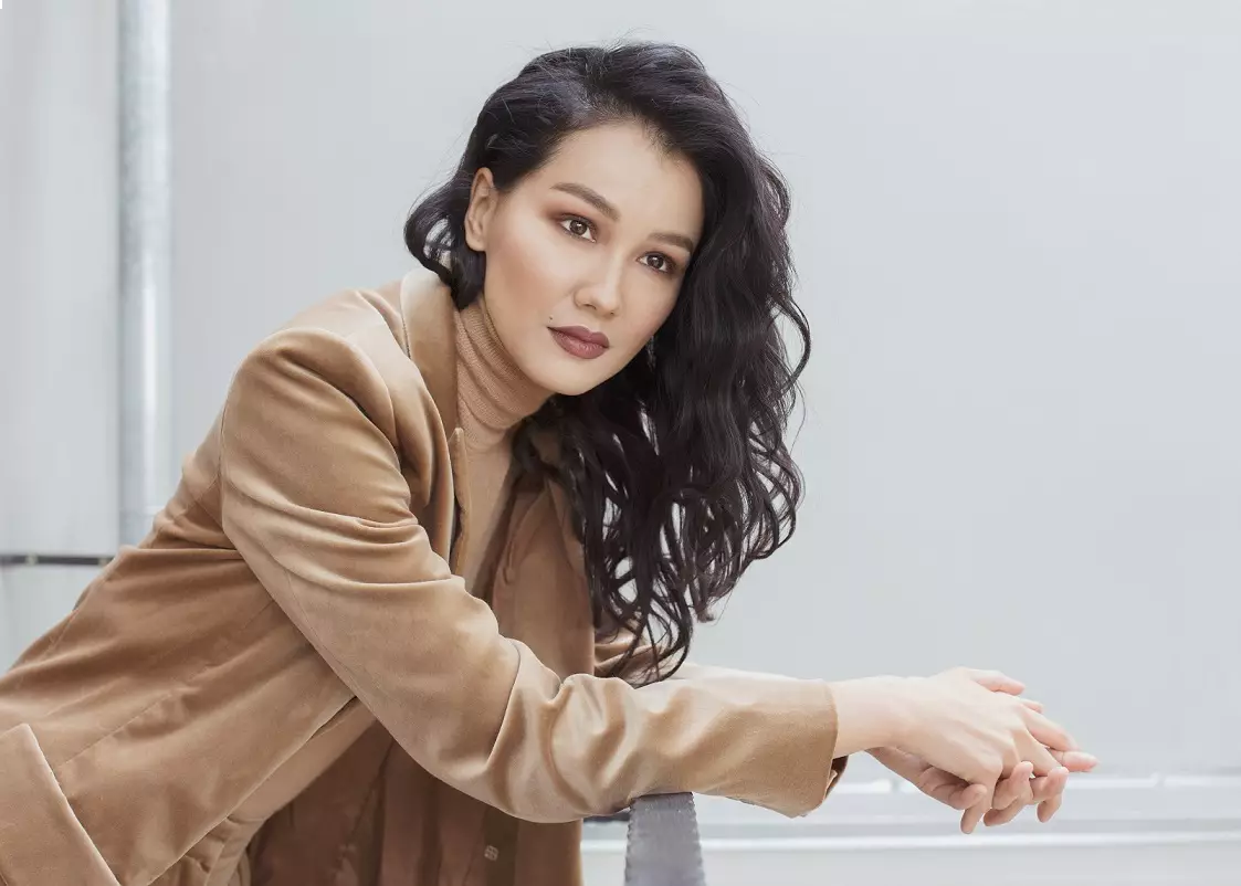 Актриса Аружан Жазылбекова 39 жасында тұңғышын дүниеге әкелді