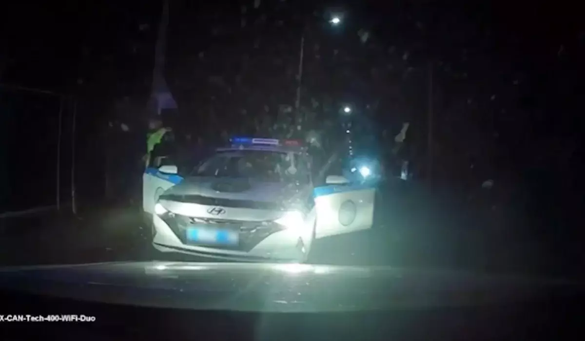 Талдықорғанда бір топ патруль Mitsubishi Pajero мінген бозбаланы әрең ұстады (ВИДЕО)