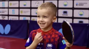 Үстел теннисінен әлем чемпионымен ойнаған қазақстандық 5 жасар бала жұртты тәнті етті  