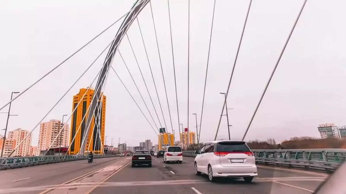 Астанчанина арестовали за хулиганство на городском мосту