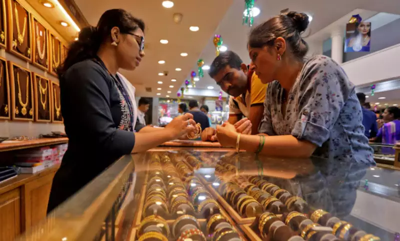 Цены на золото падают: чего ждут инвесторы