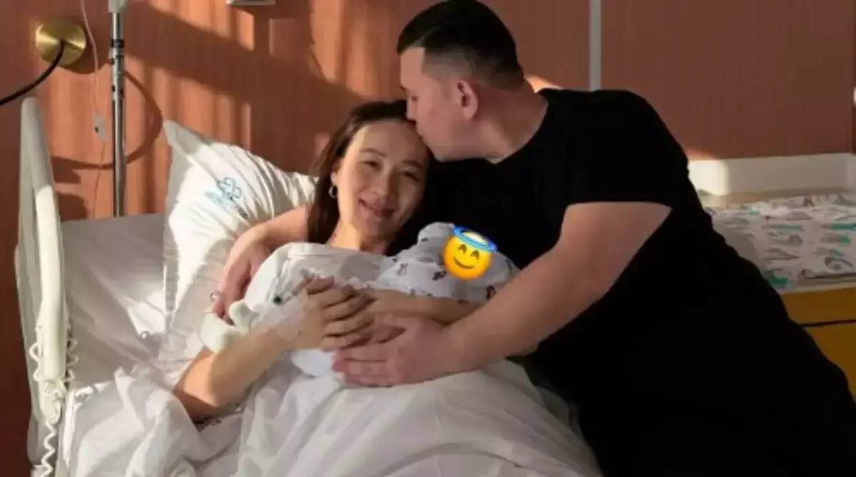 «Біздің әлемге қош келдің, Әлем!»: блогер Елдос аңсап күткен ұлына ерекше ат қойған