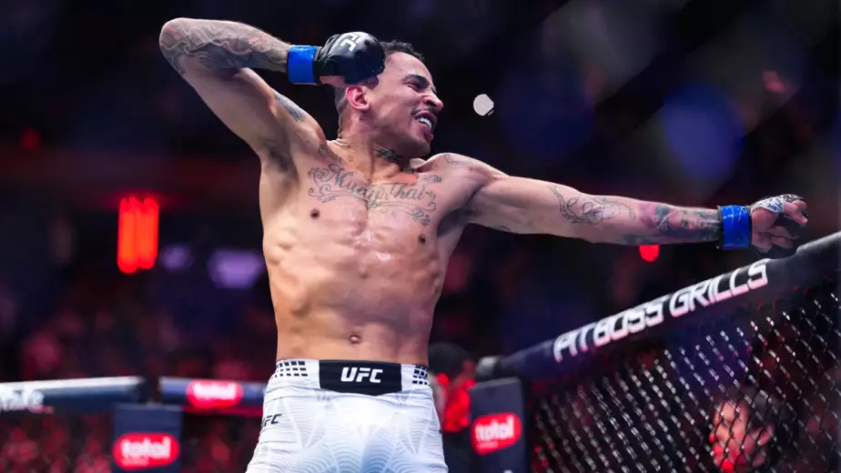 "Я самый зрелищный боец в полусреднем весе!" Карлос Пратес после нокаута экс-чемпиона