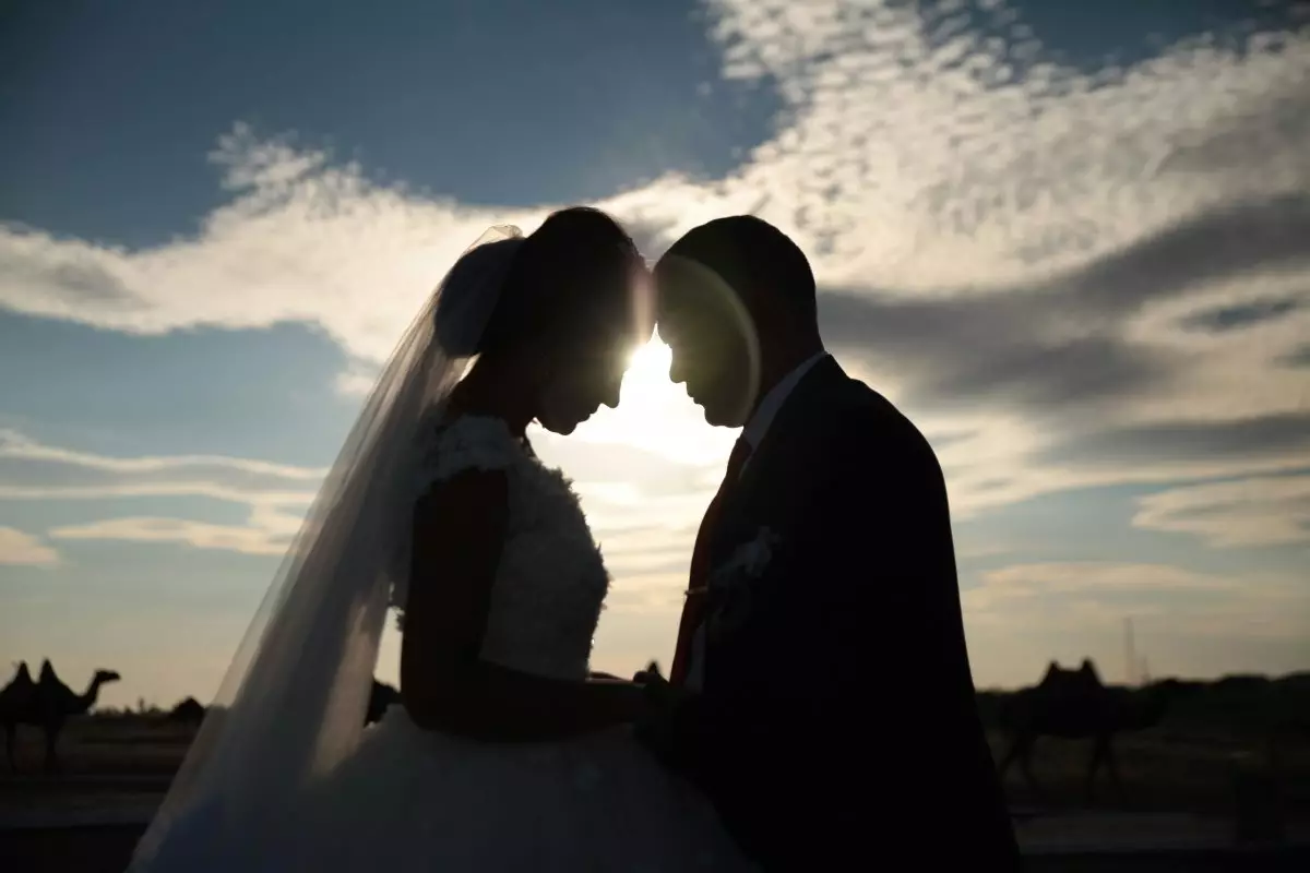 Казахстанцы объединились, чтобы сыграть свадьбу бедному жениху из Астаны