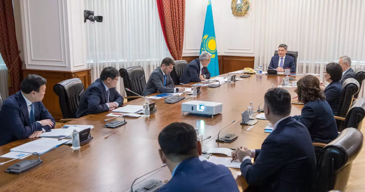   «Мемлекет жоқ оқушылар үшін де ақша төлеп келген»: Үкімет басшысы жекеменшік мектептерді сынға алды   