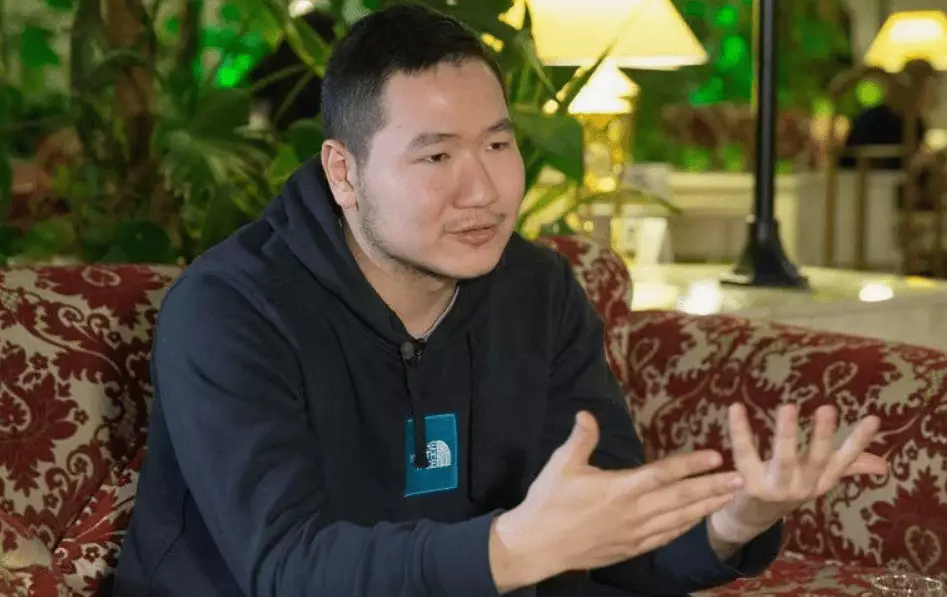 Каната Бейсекеева обвинили в связях с олигархами после скандала с «прожаркой»